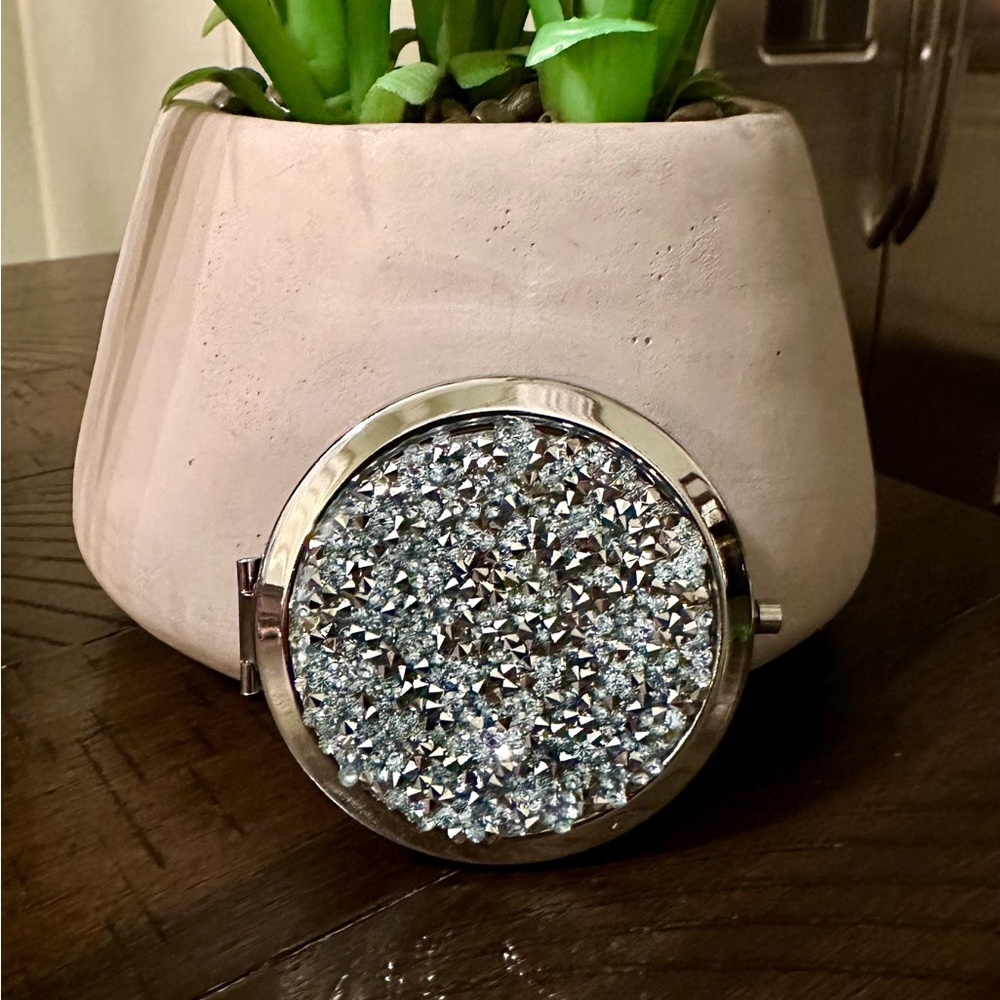 NEW!! Glam Compact Mirror